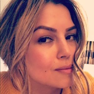 Meet your Posher, Menia